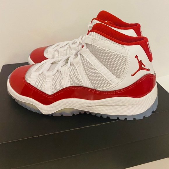 Jordan 11 Retro PS Size 2Y NEW Authentic Boys Gorls Shoes